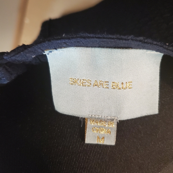 Skies are Blue Boucle and sheer 3/4 sleeve top - Picture 2 of 4